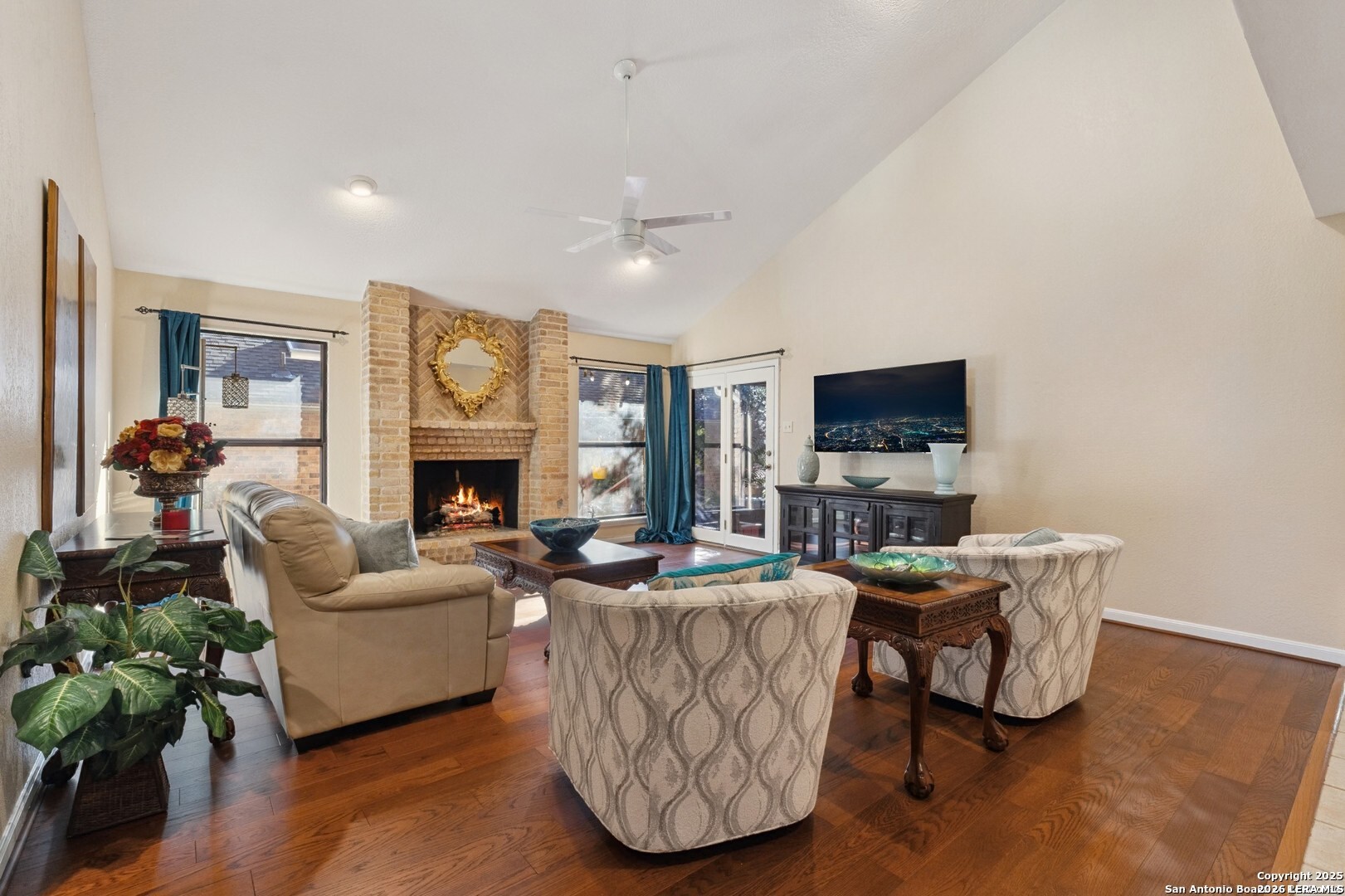 property viewer photo 3