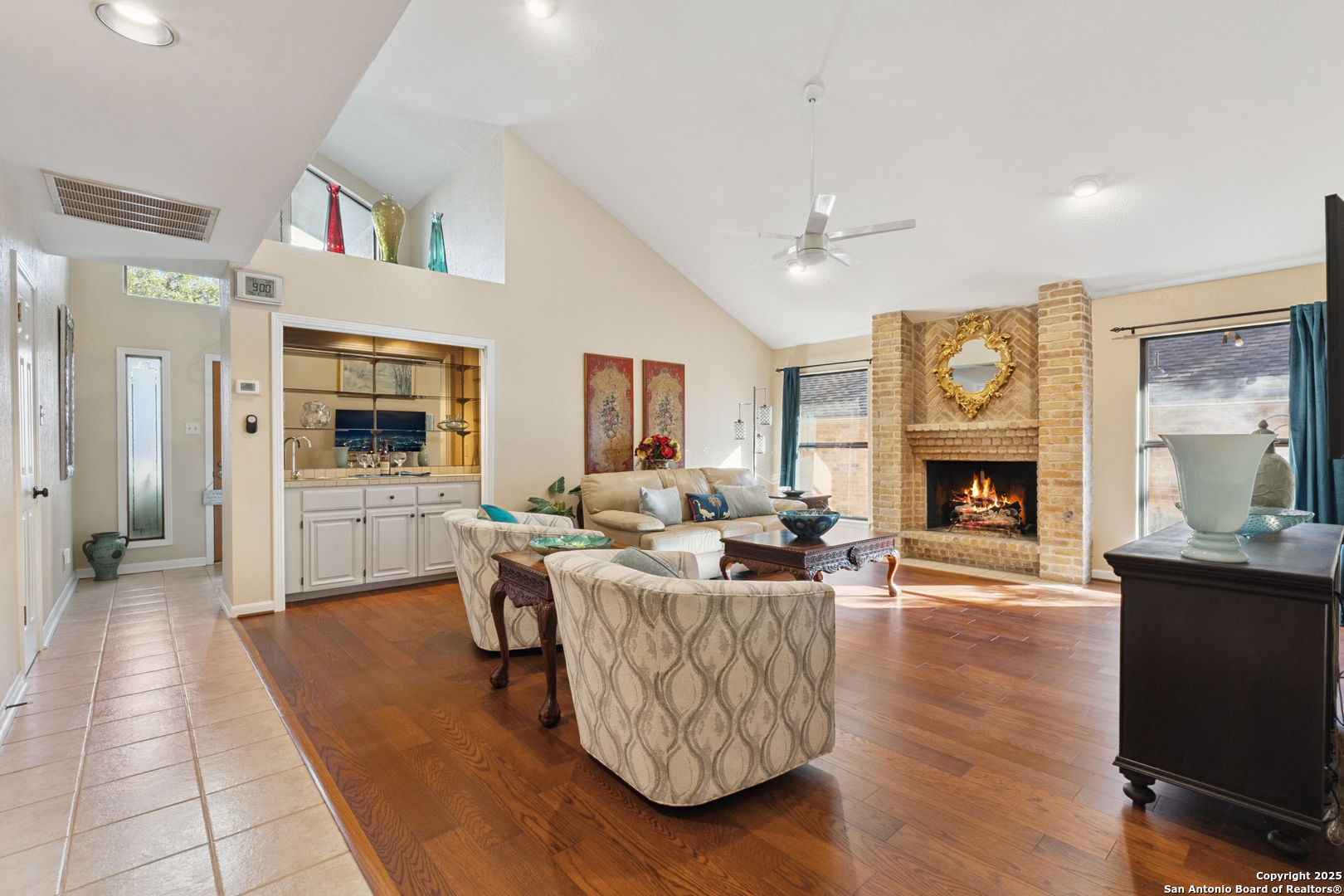 property viewer photo 4