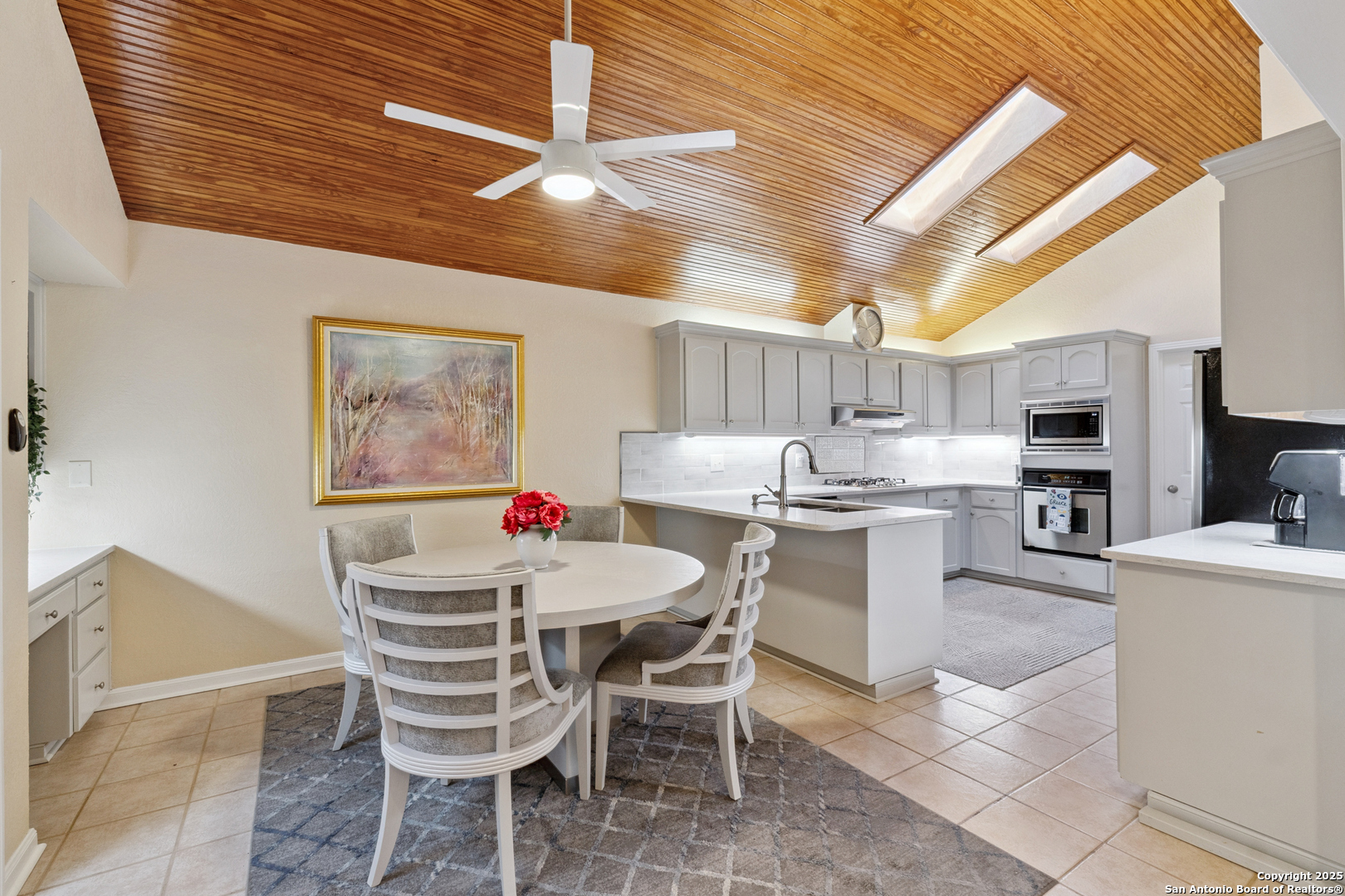 property viewer photo 6