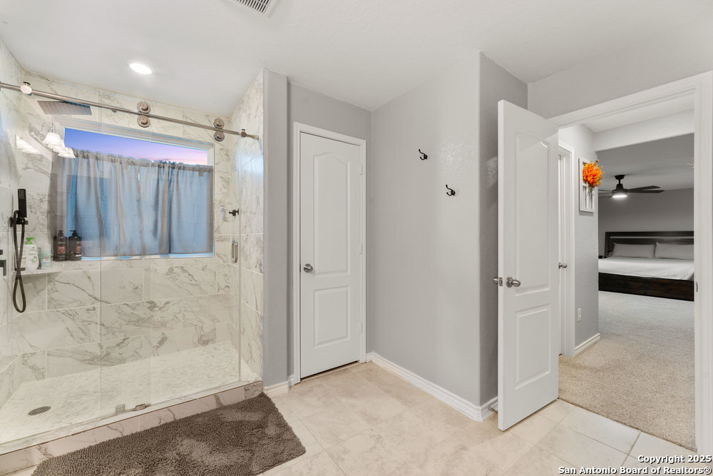 property viewer photo 30
