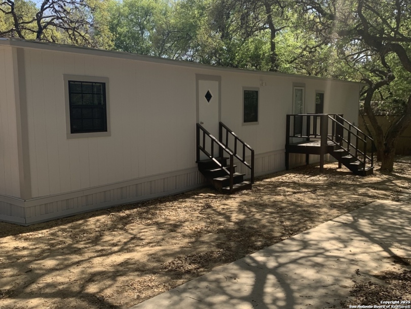 main property photo 16