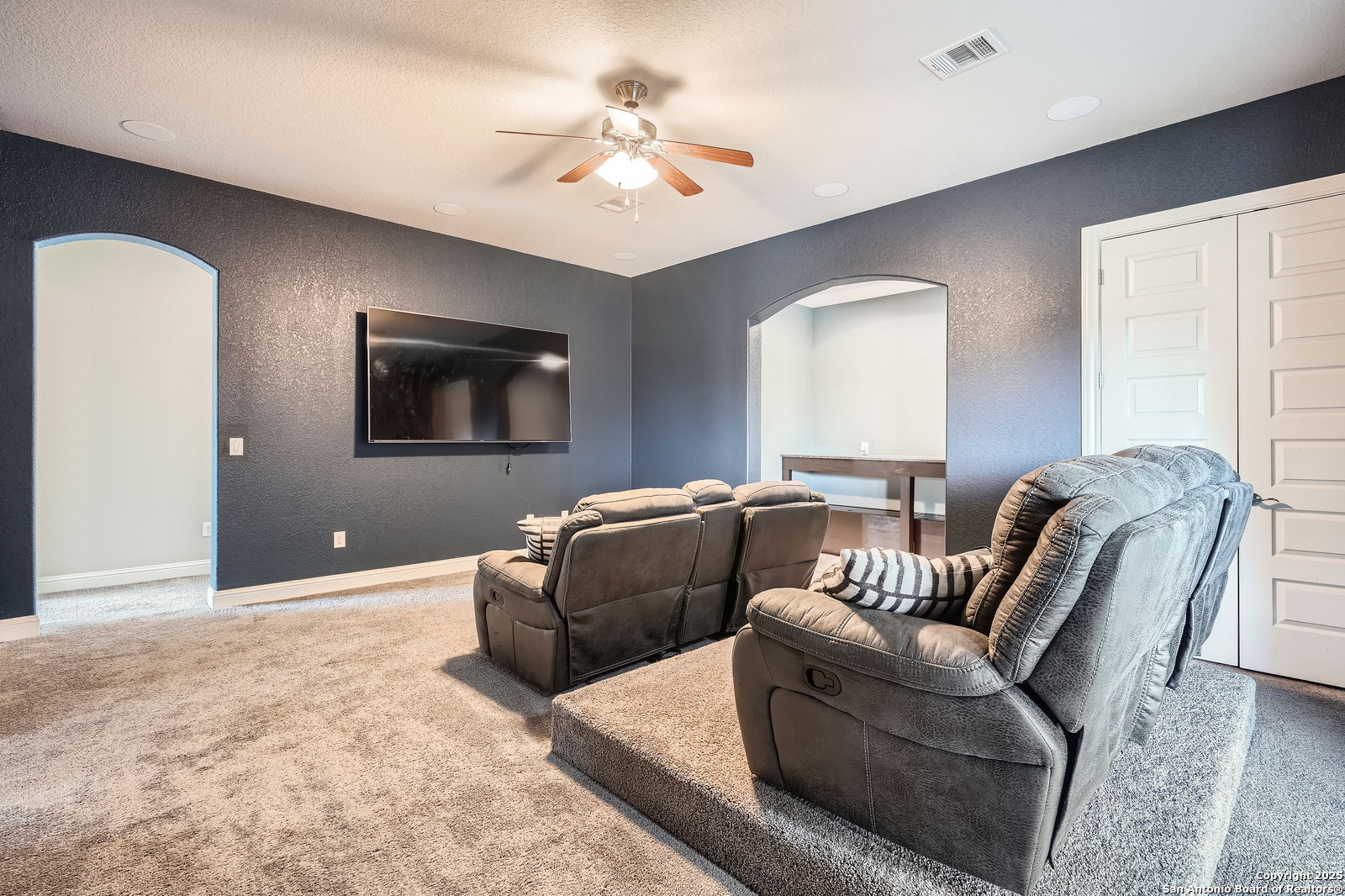 property viewer photo 14