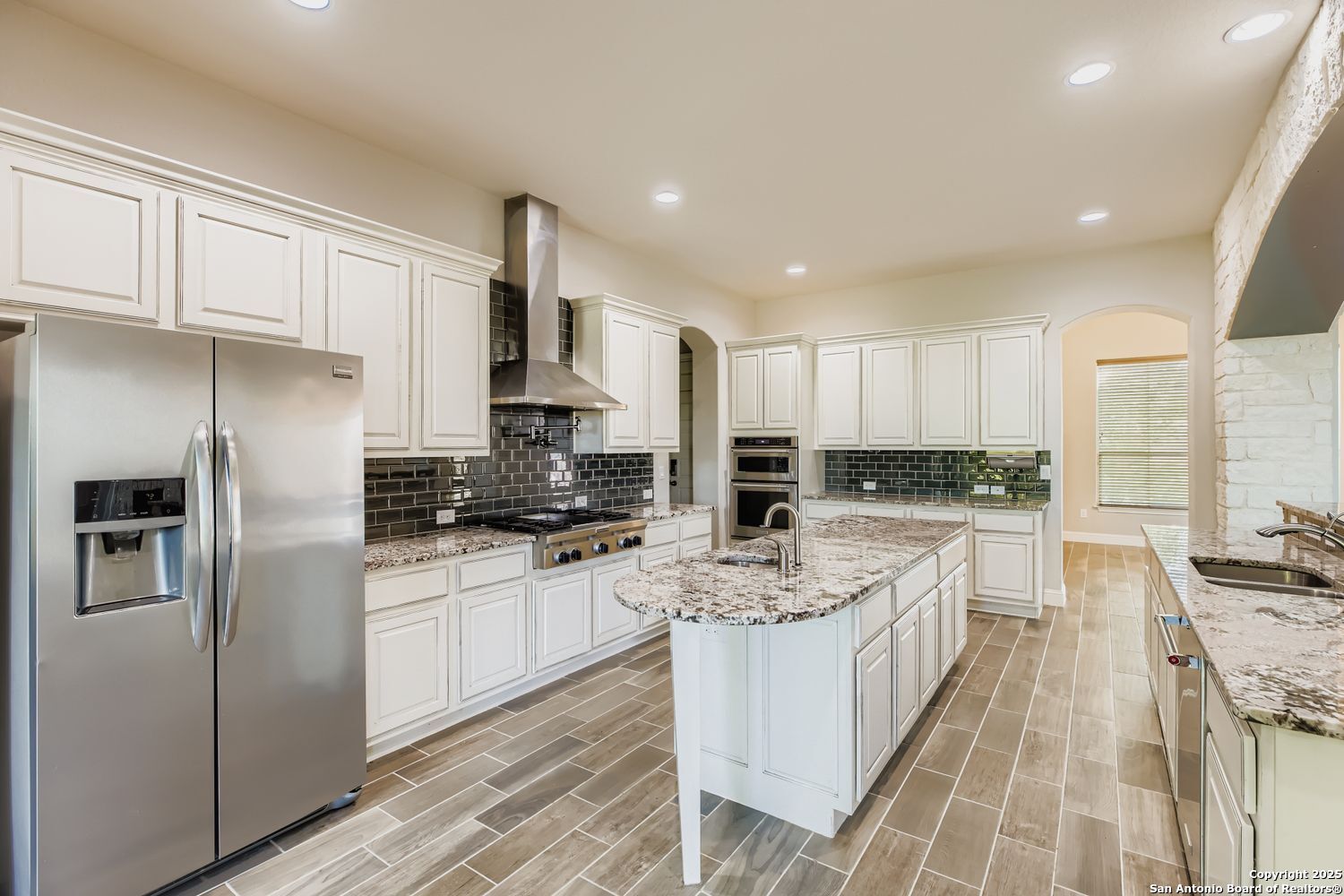property viewer photo 15
