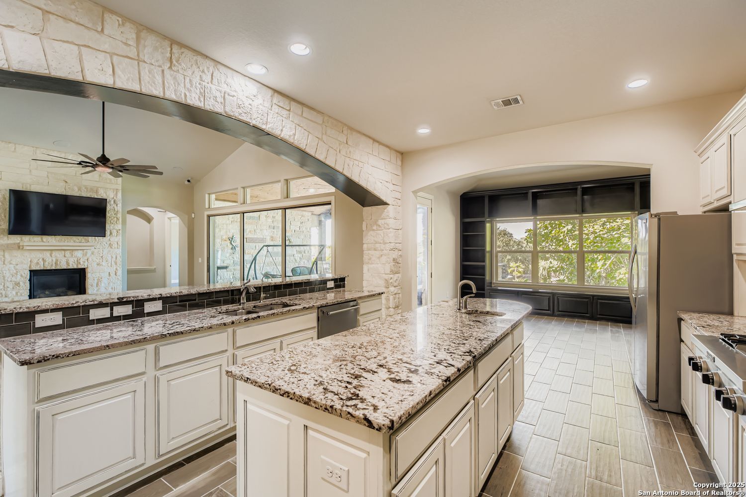 property viewer photo 17