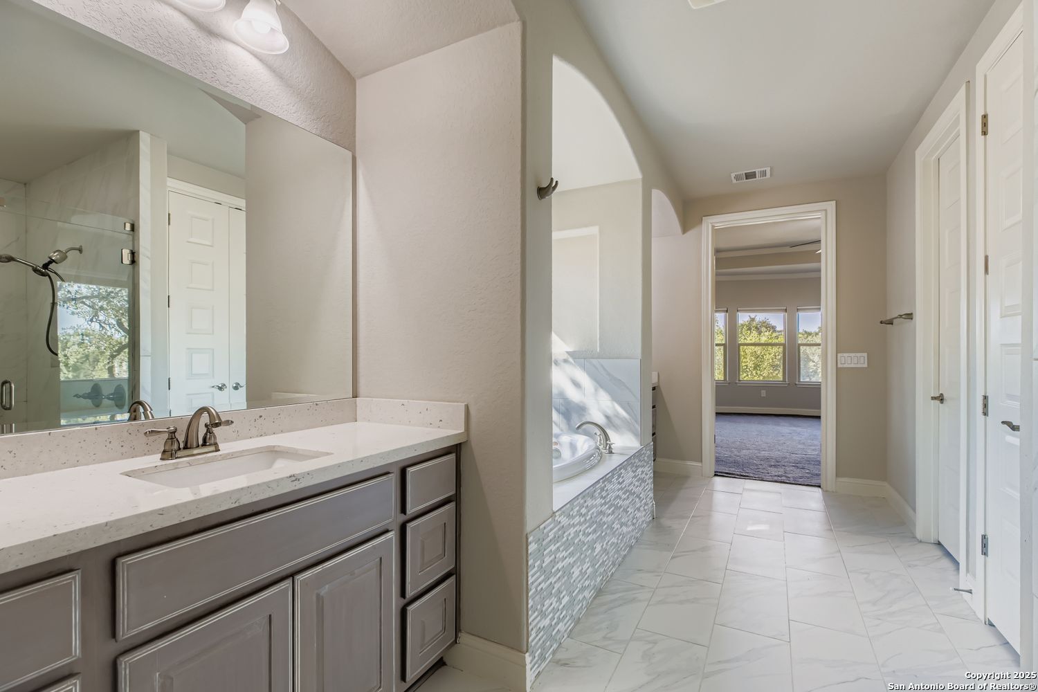 property viewer photo 20