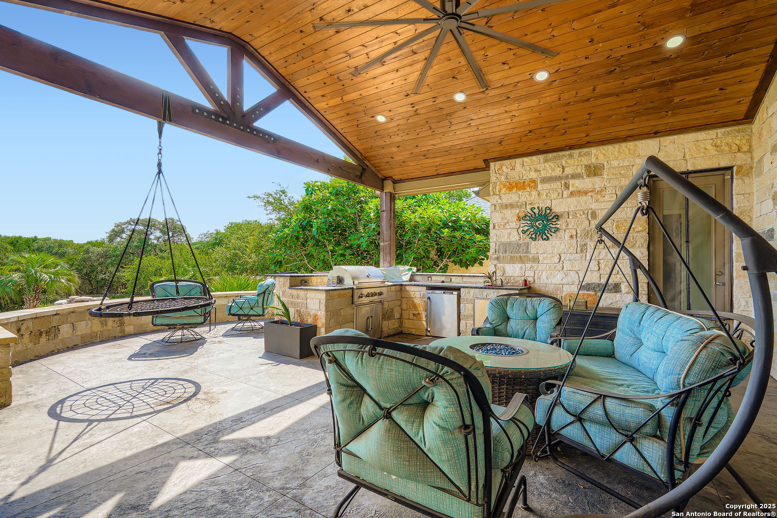 property viewer photo 23