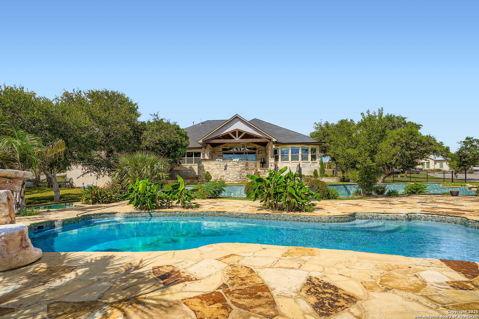 property viewer photo 25