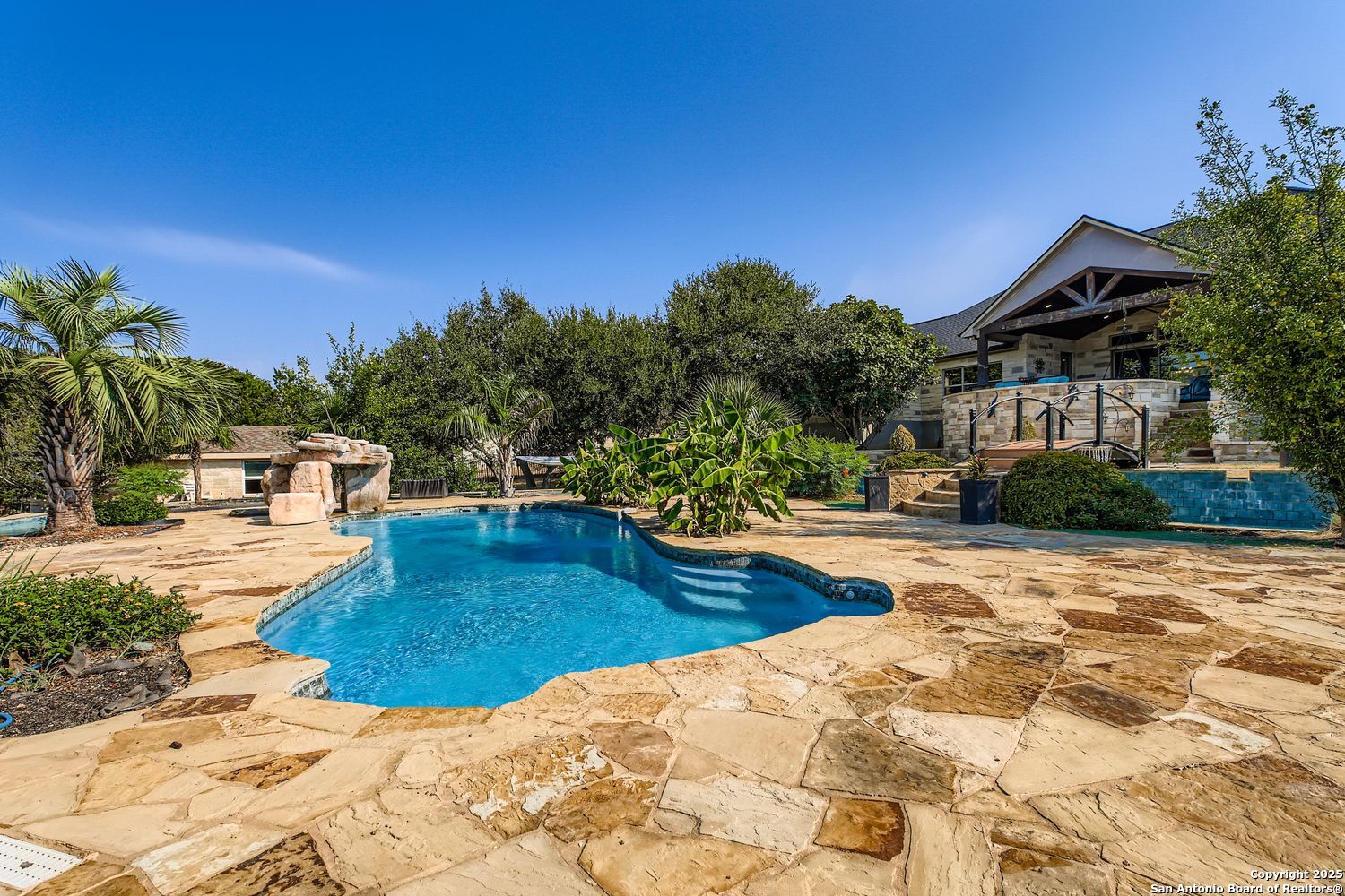 property viewer photo 28