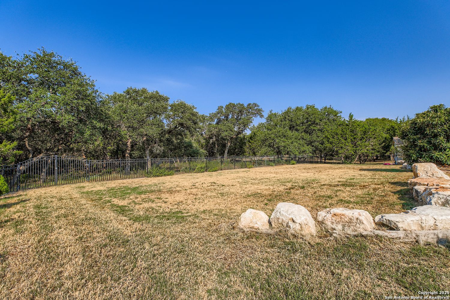 property viewer photo 31