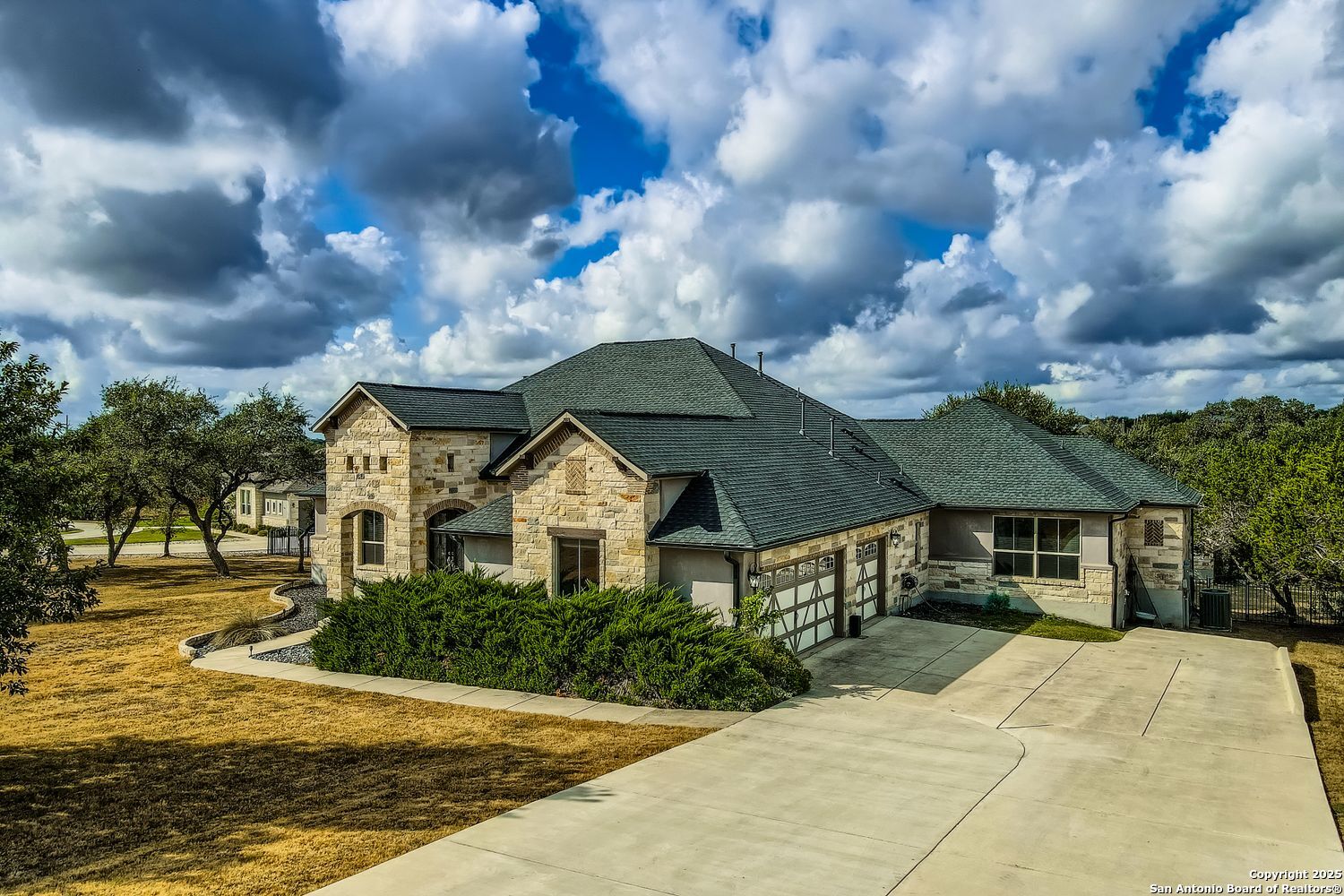 property viewer photo 6