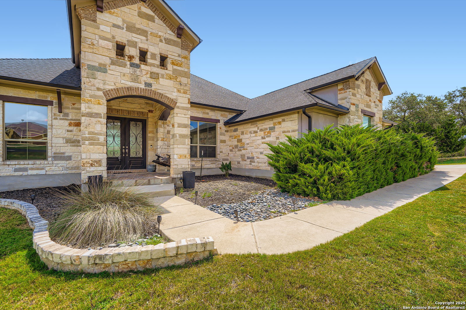 property viewer photo 9
