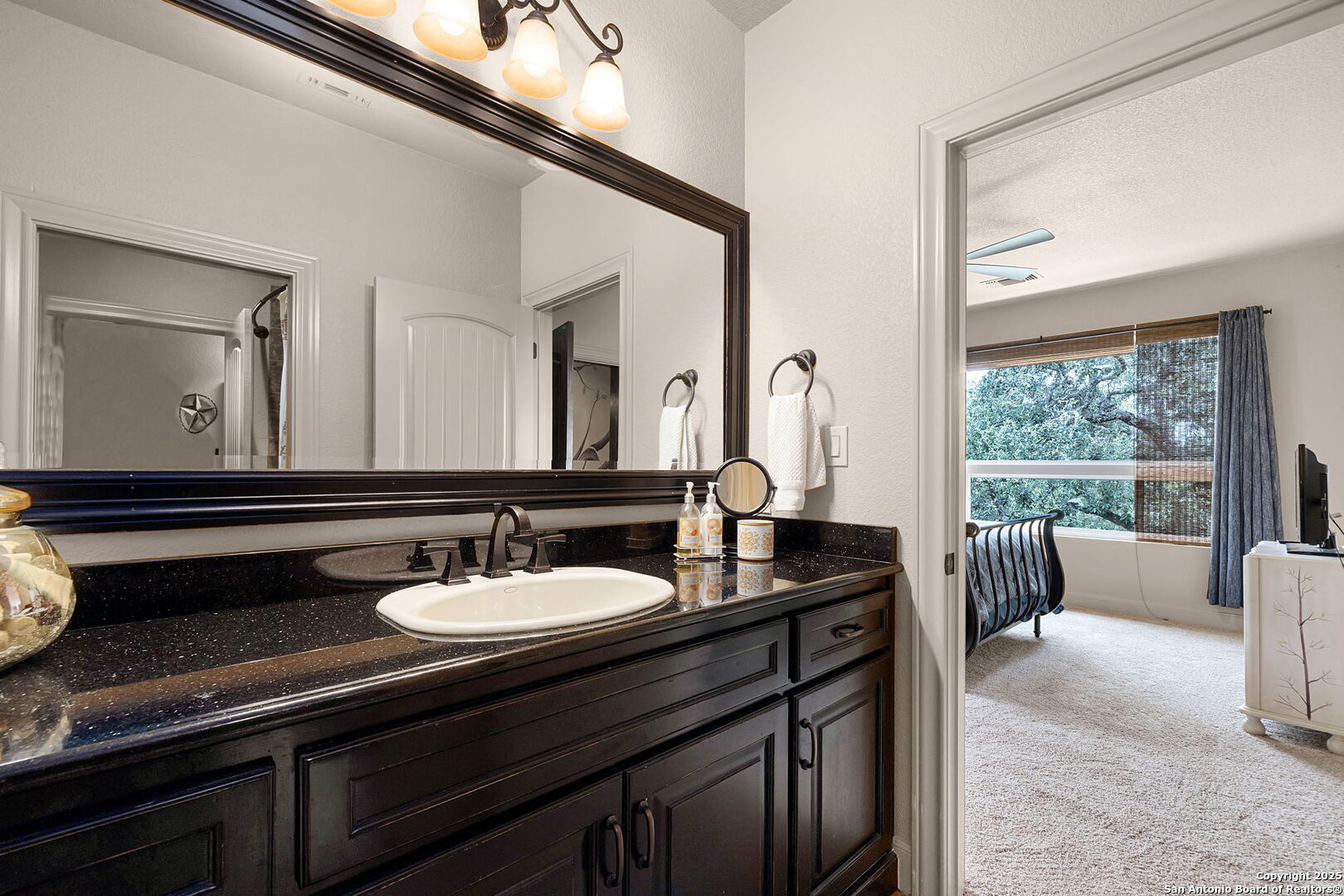 property viewer photo 31