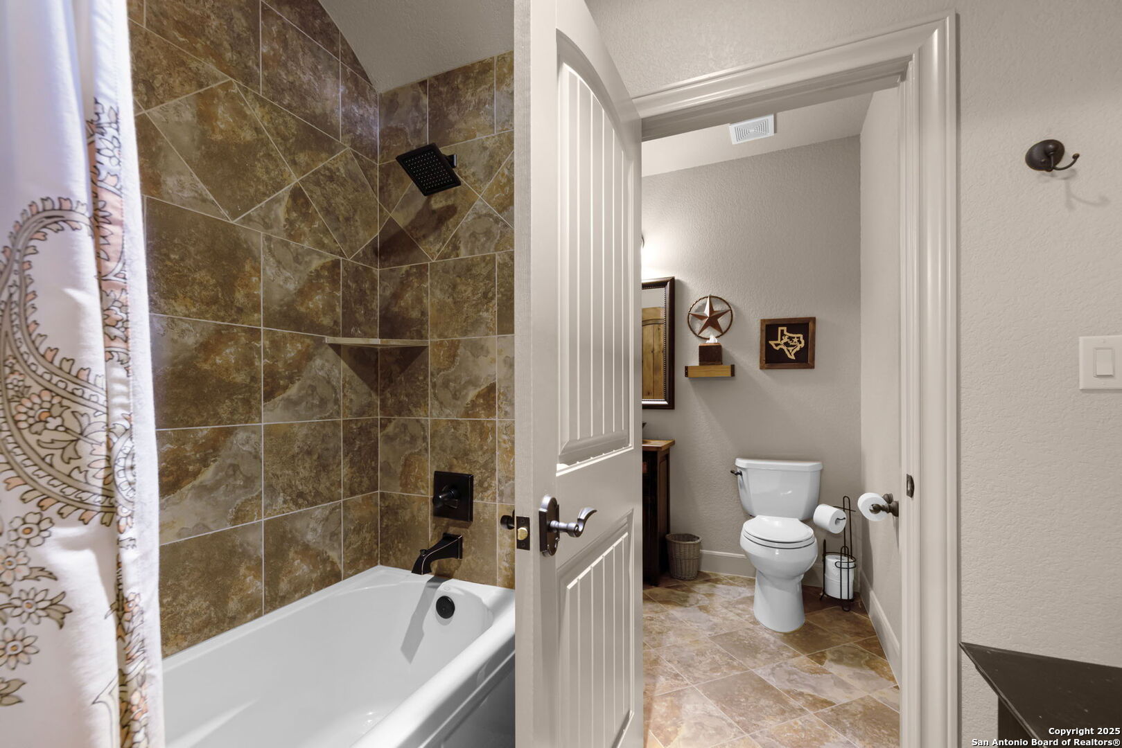 property viewer photo 36