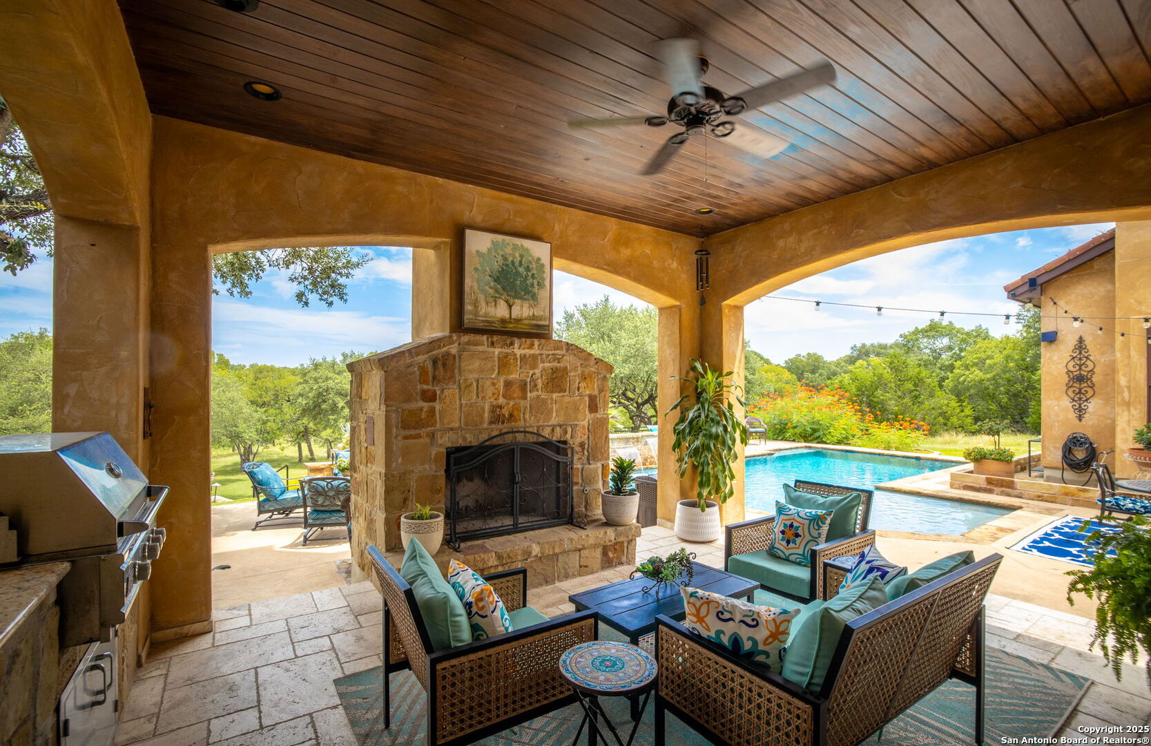 property viewer photo 42