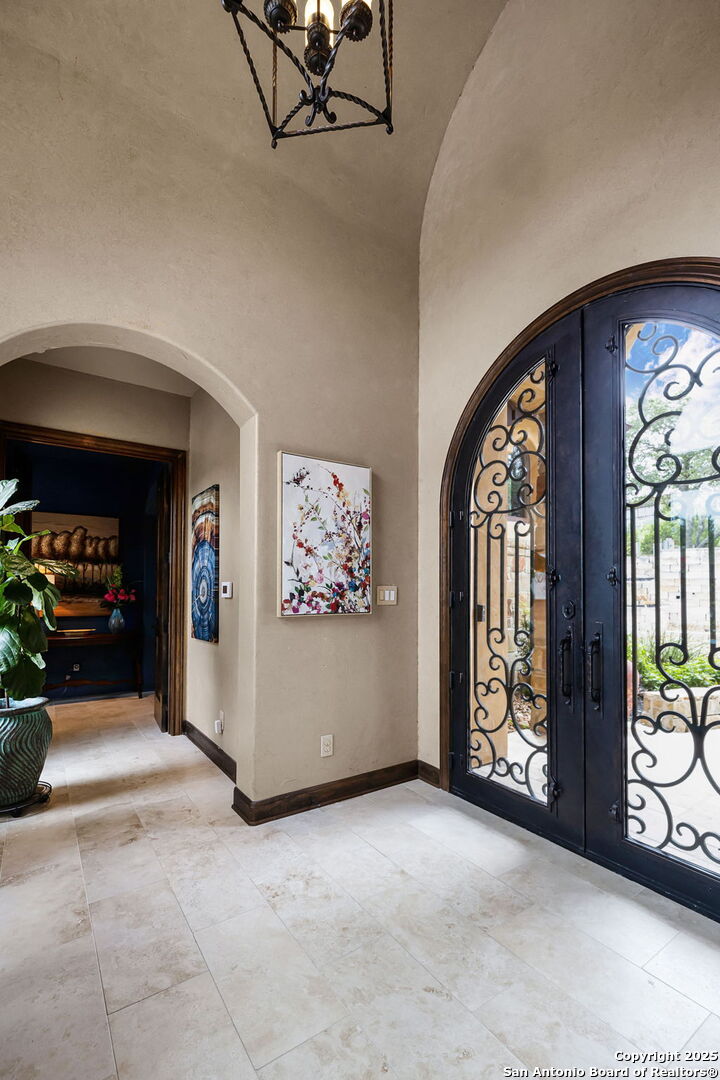 property viewer photo 7