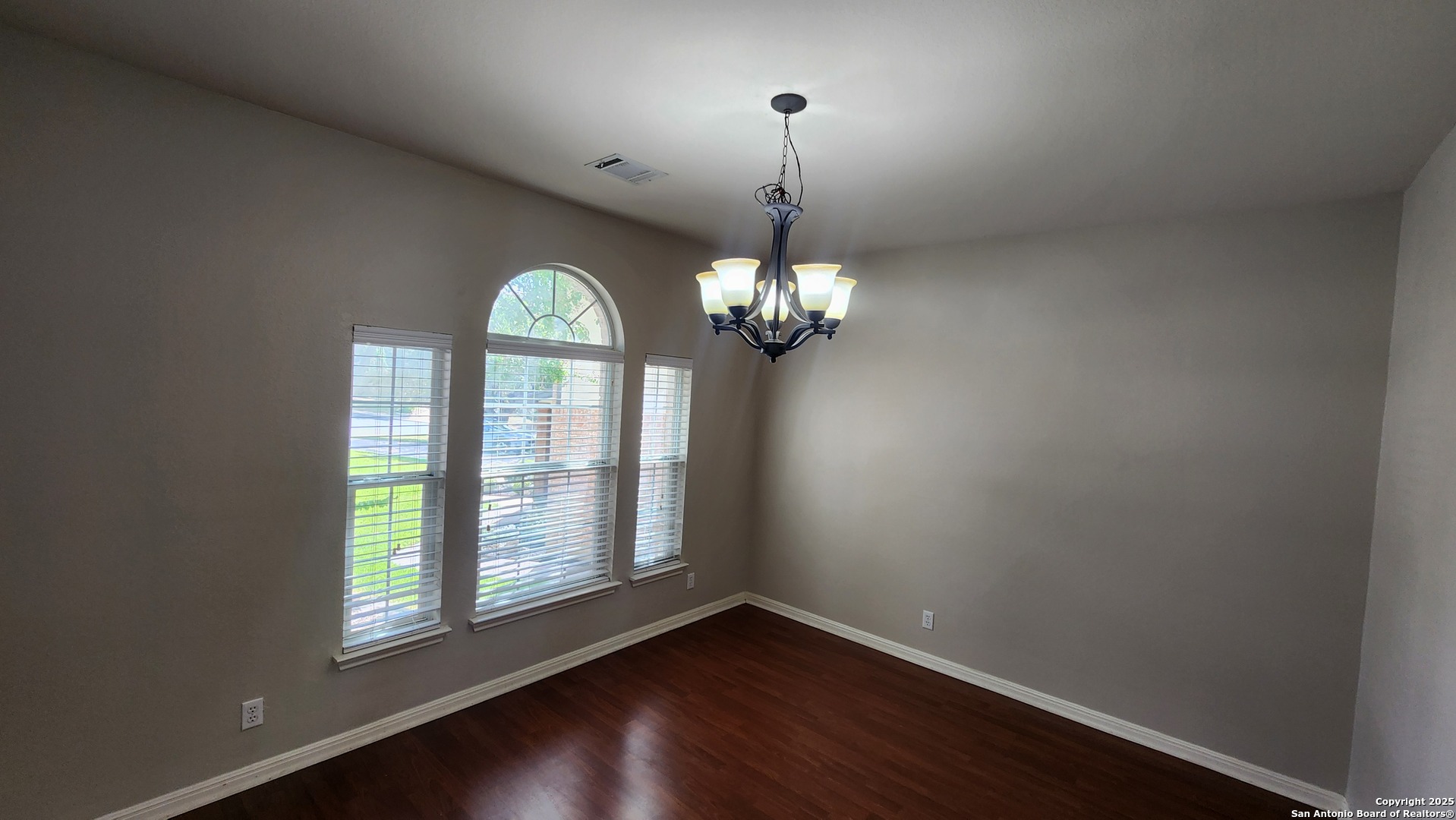 property viewer photo 12