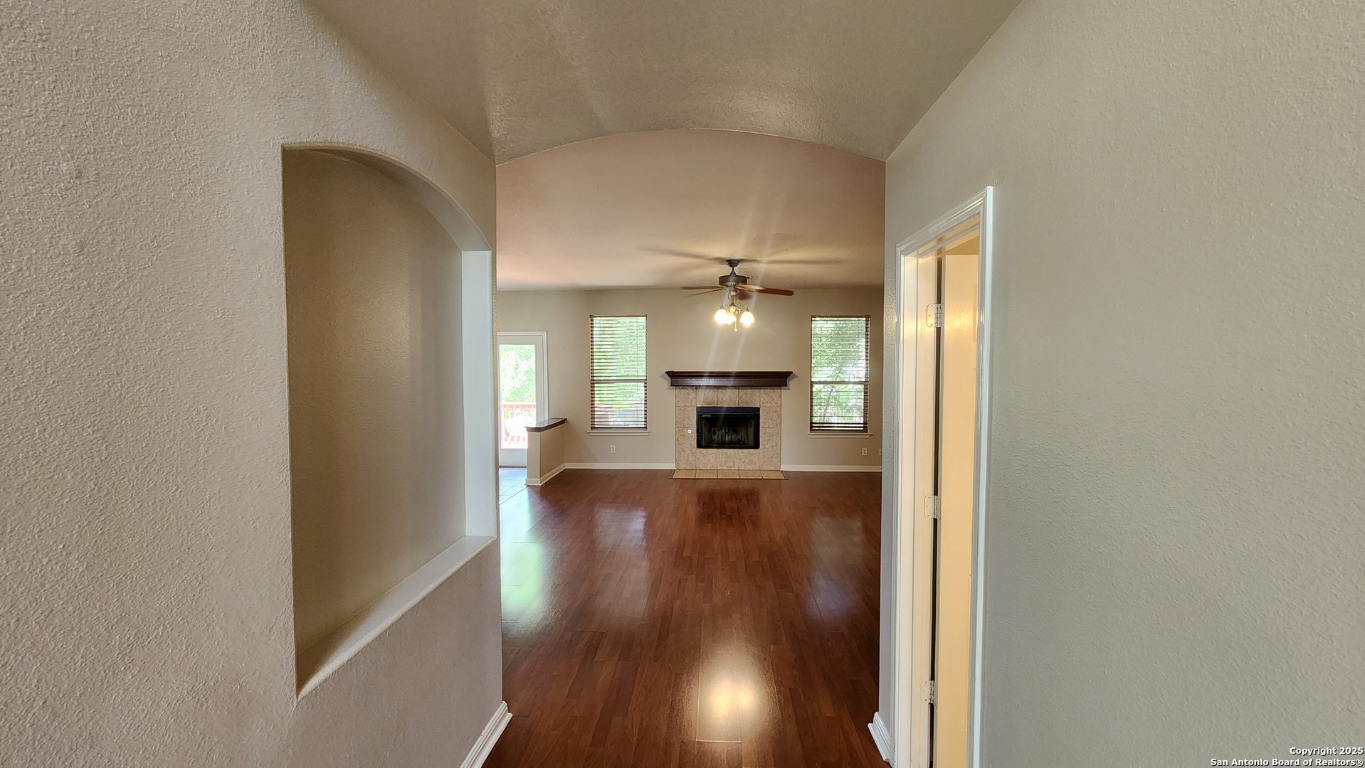 property viewer photo 15