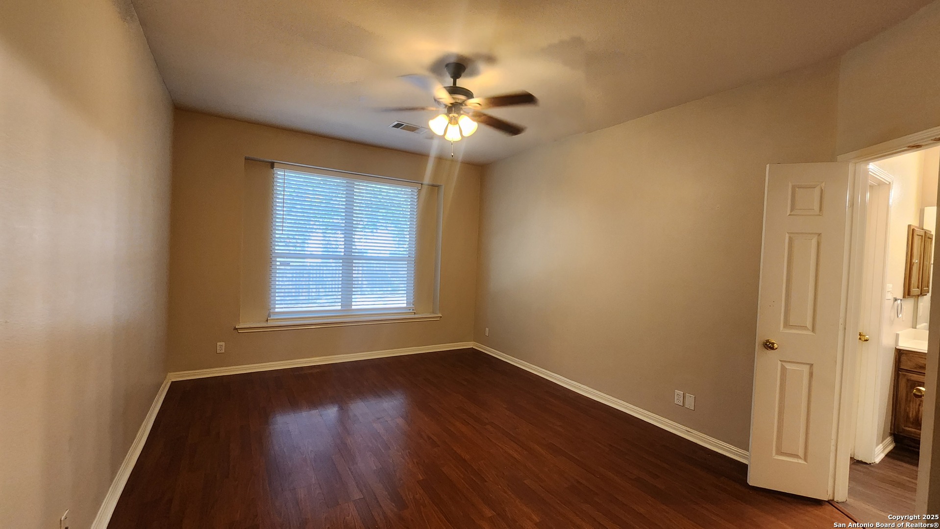property viewer photo 16