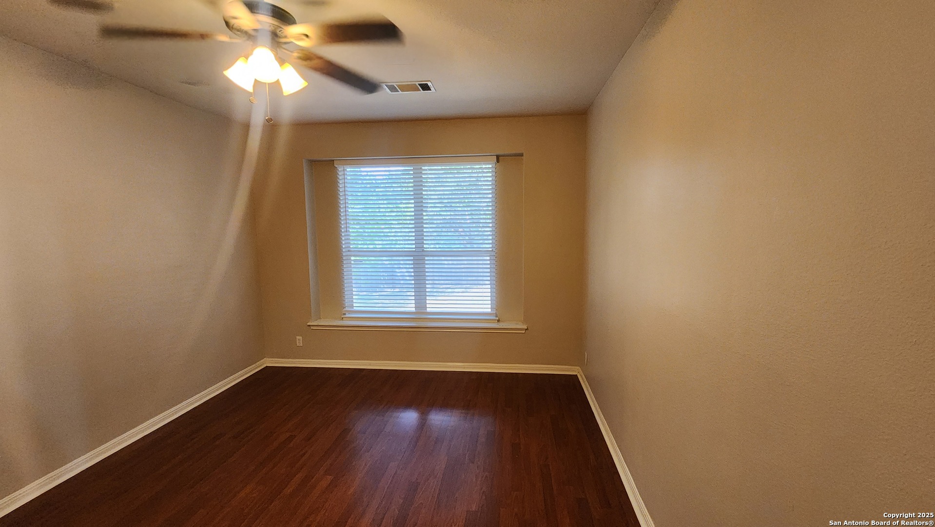 property viewer photo 18