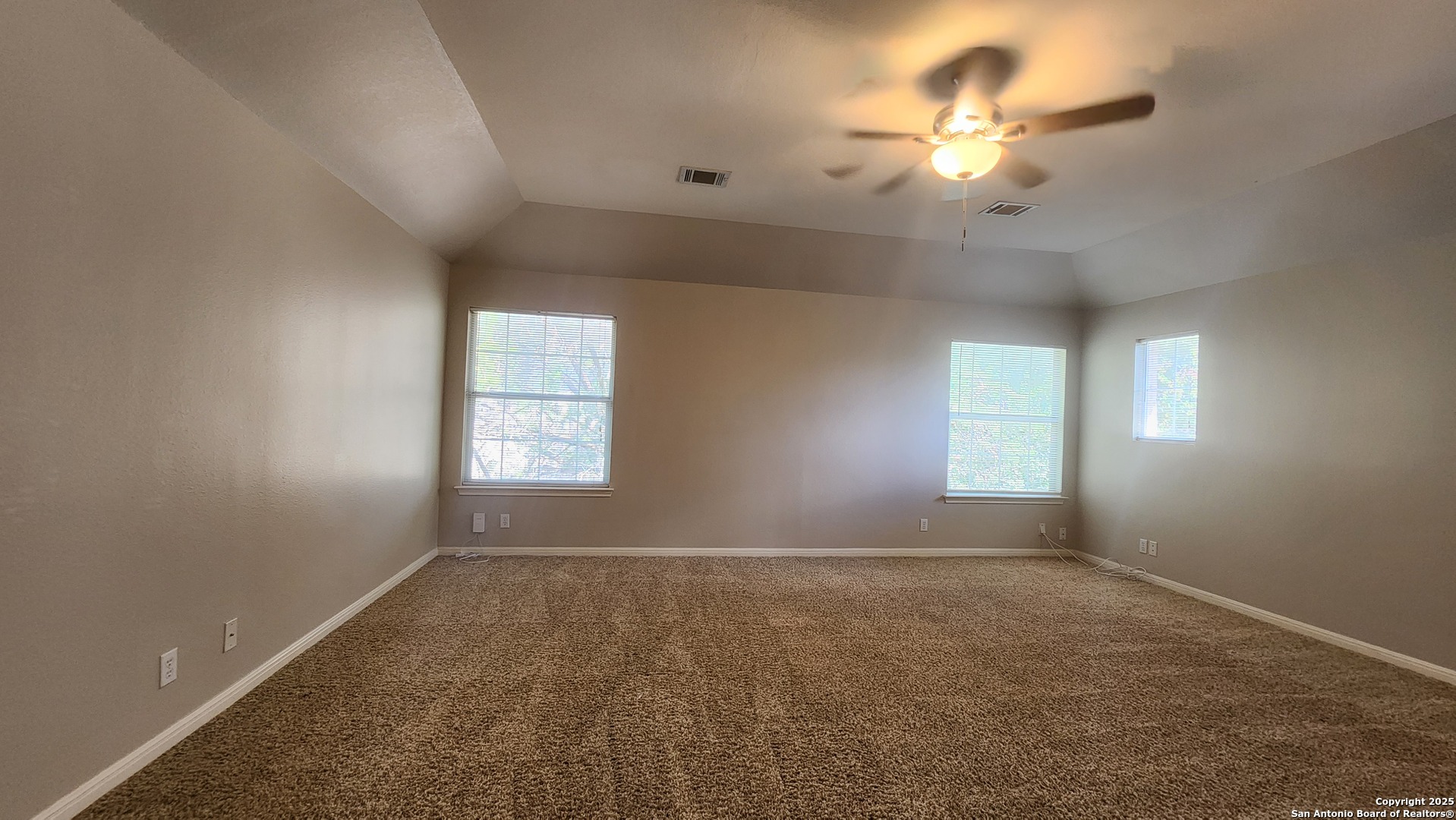 property viewer photo 27