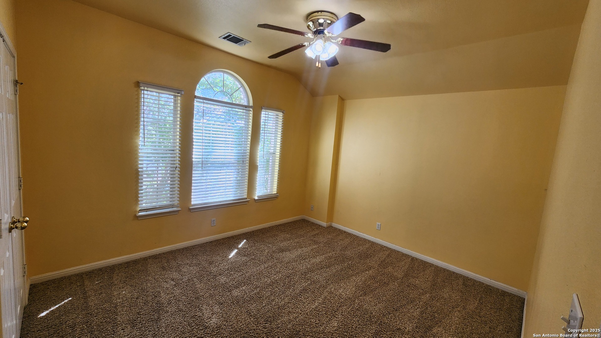 property viewer photo 32