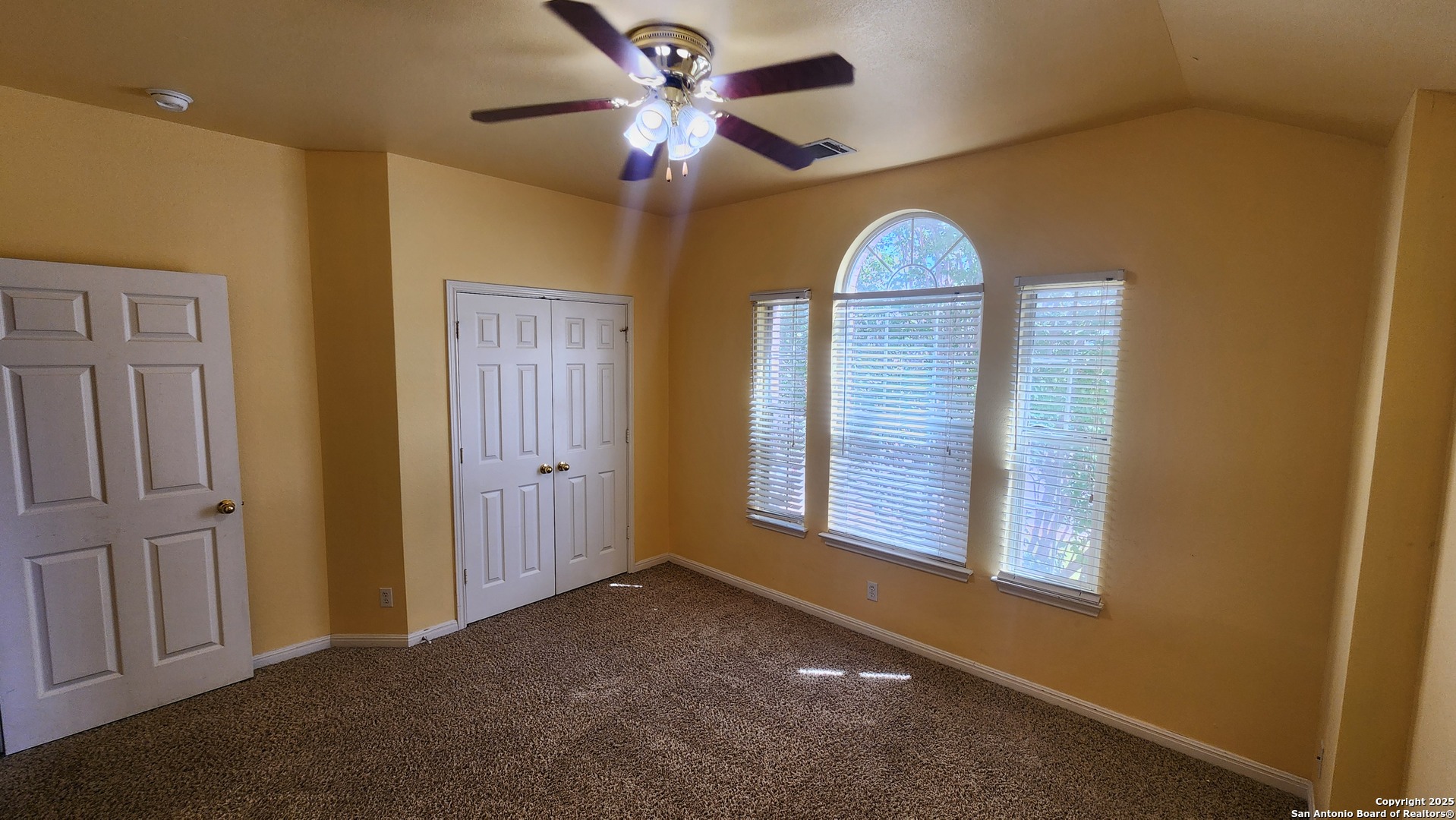 property viewer photo 33