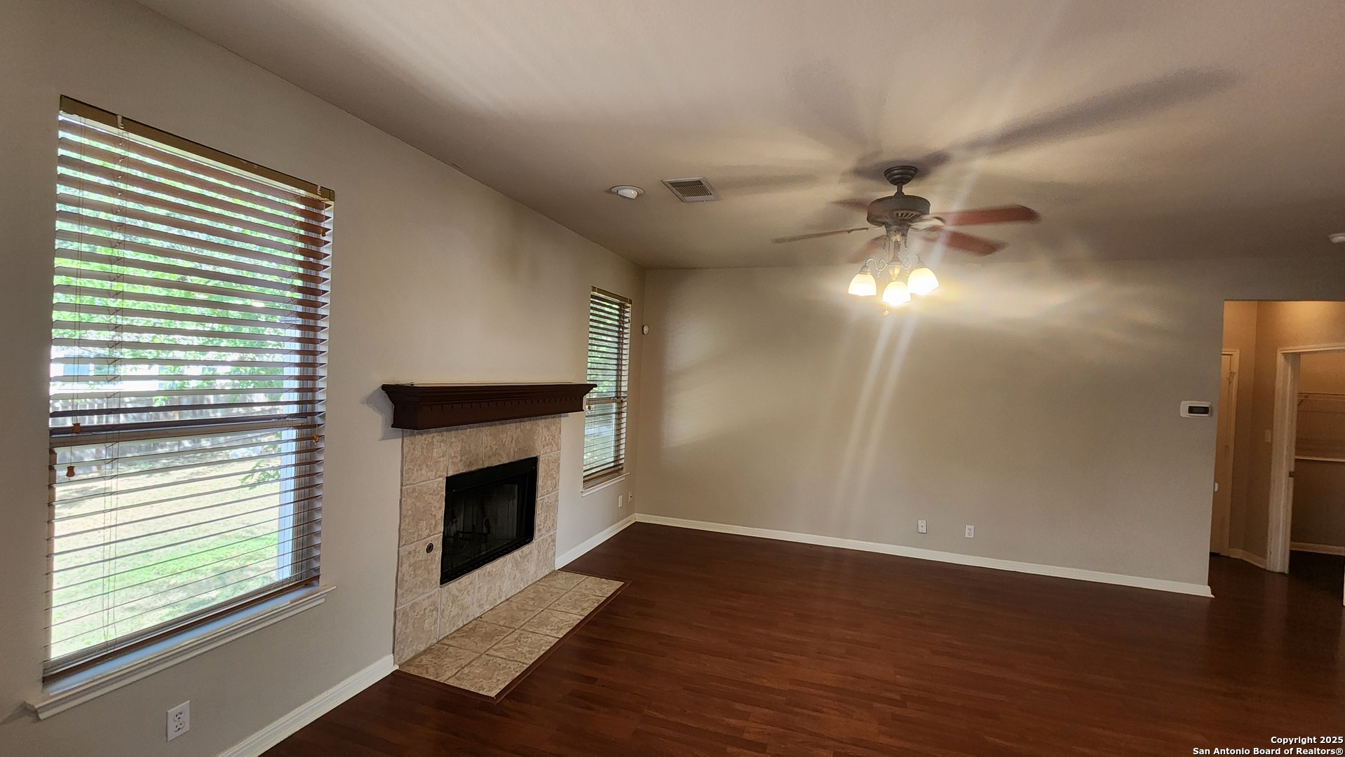 property viewer photo 4