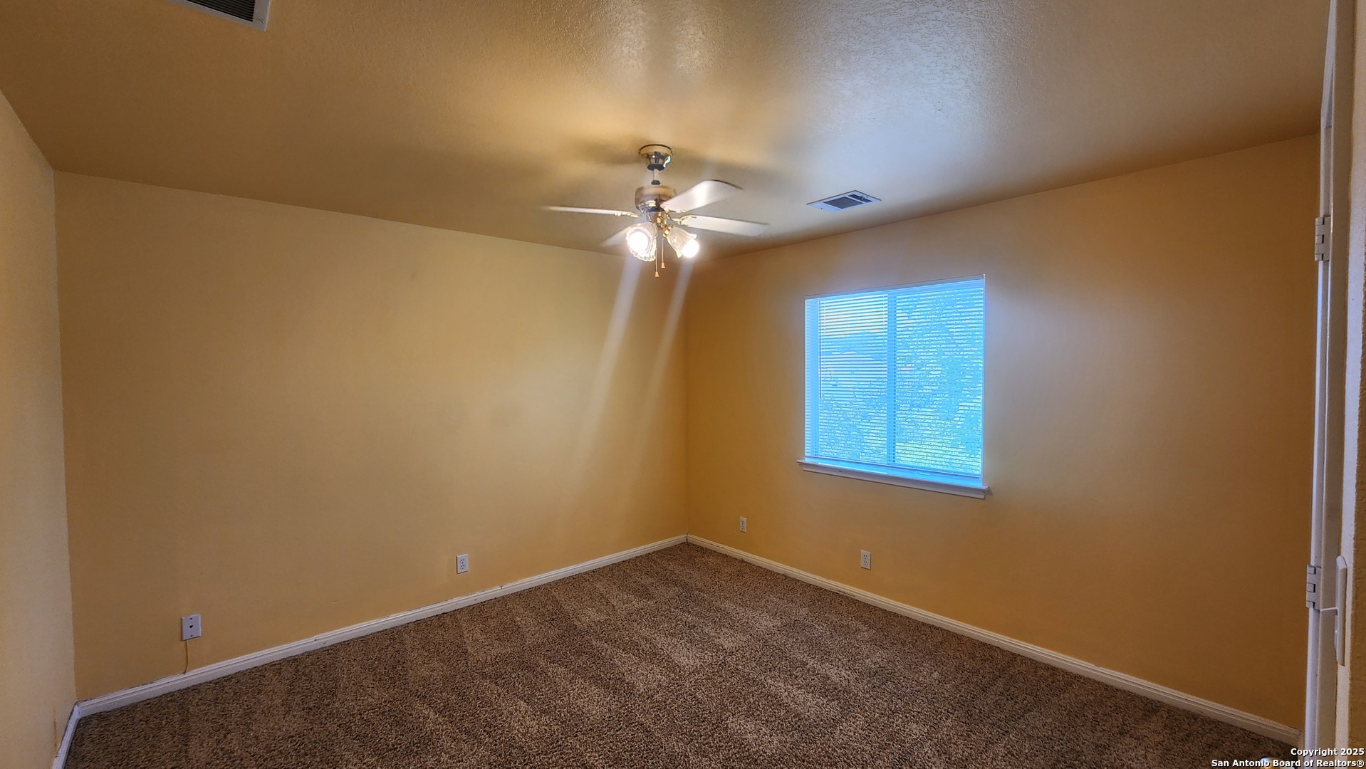property viewer photo 41