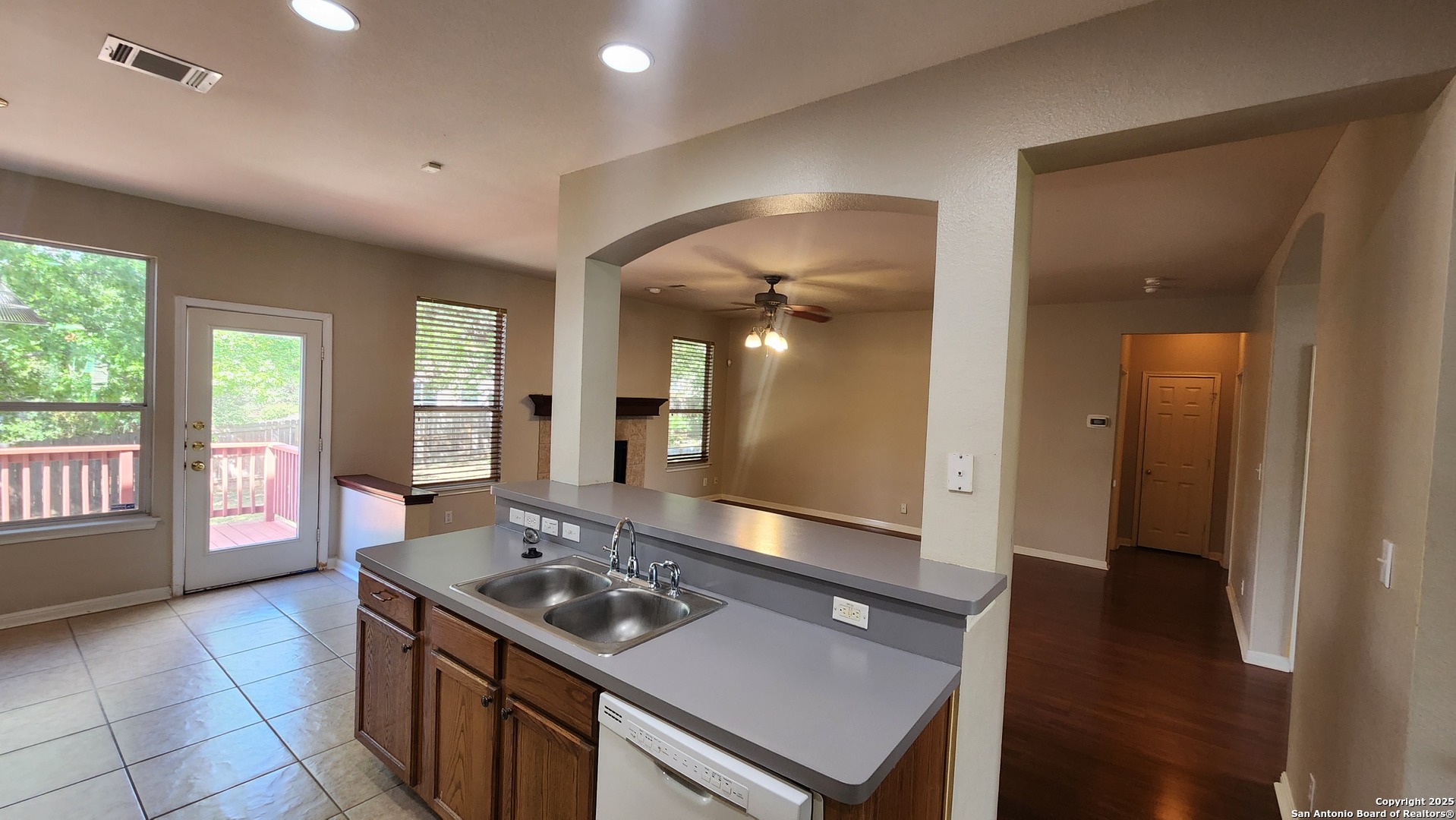 property viewer photo 5