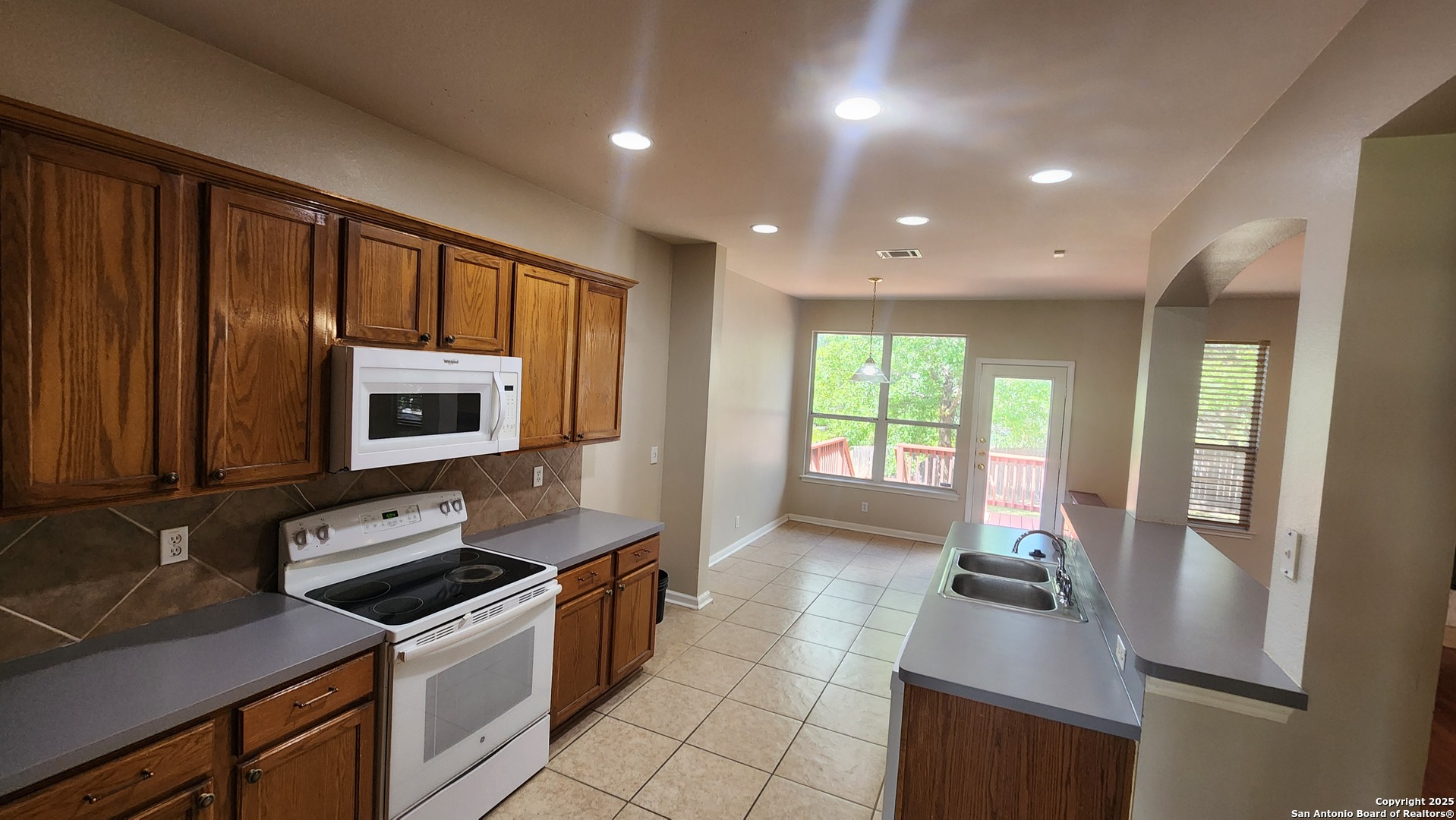 property viewer photo 7