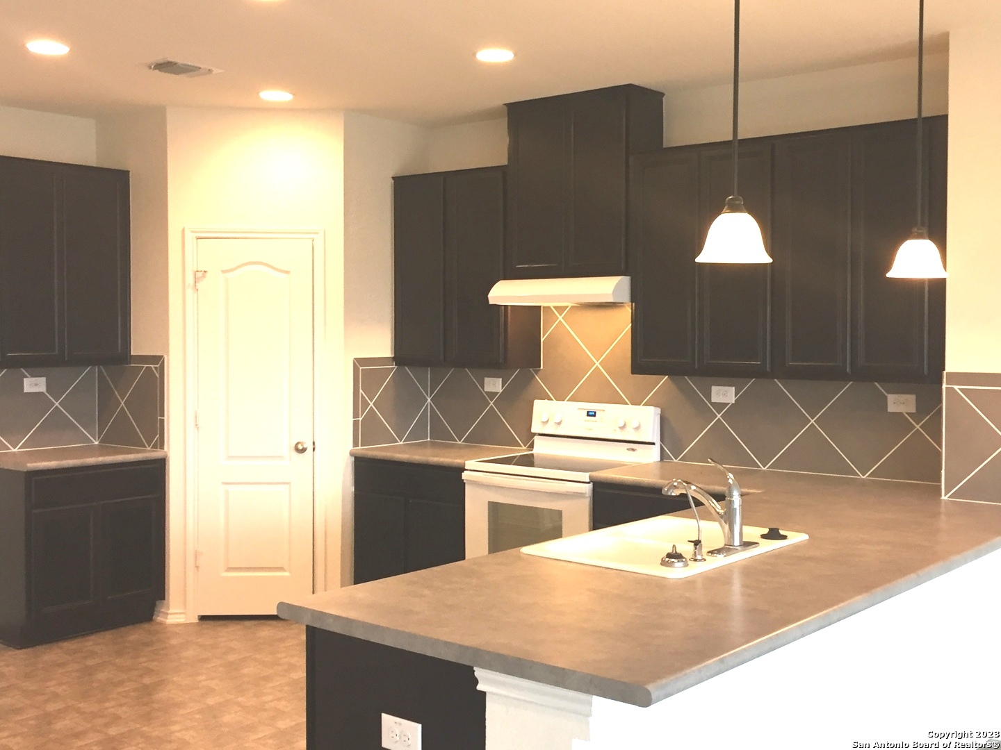 property viewer photo 3