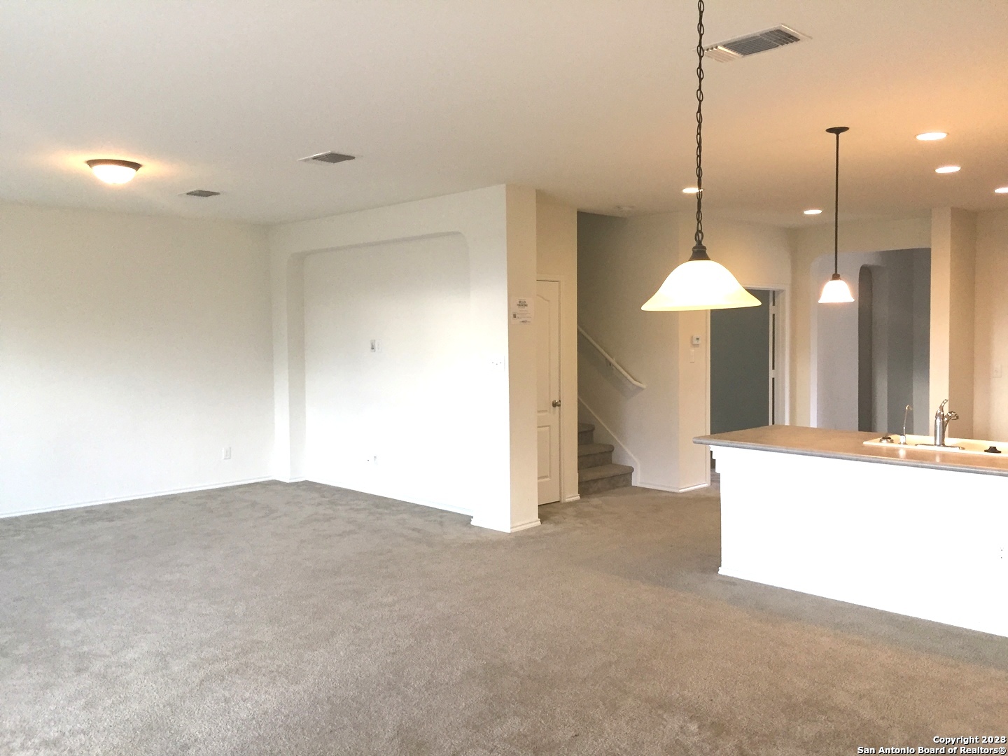 property viewer photo 4