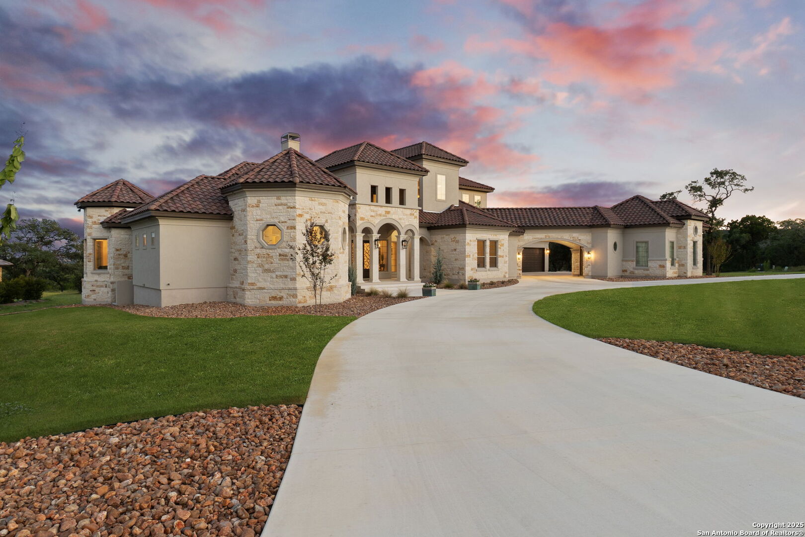 main property photo 6