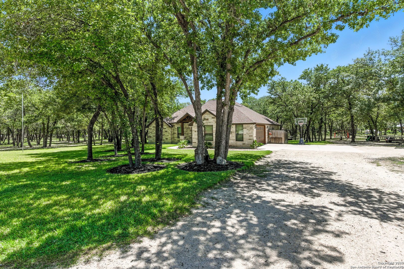 main property photo 4