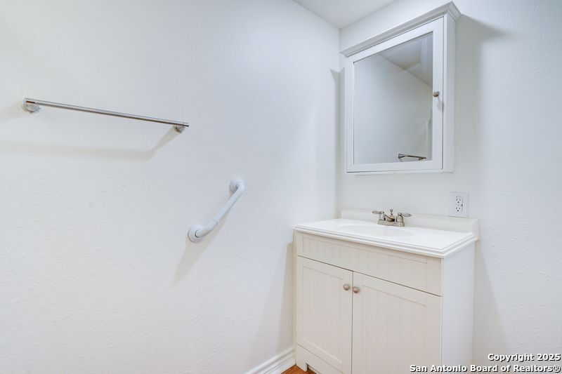 property viewer photo 15