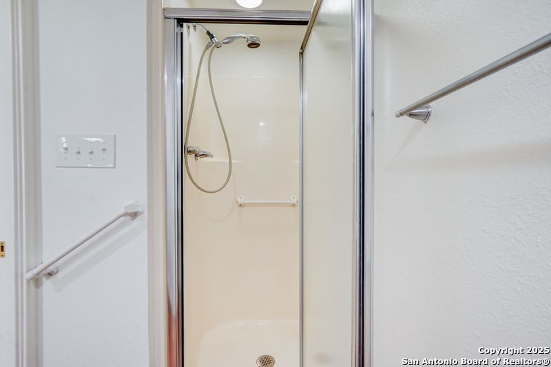 property viewer photo 16