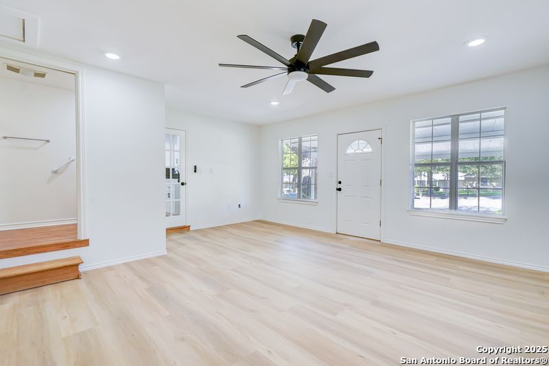 property viewer photo 17