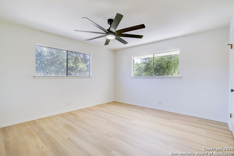 property viewer photo 18