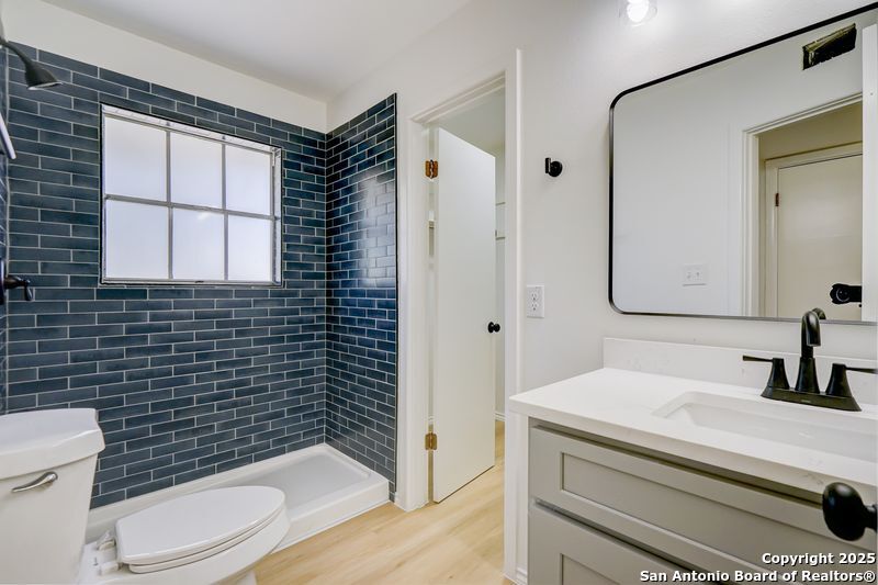 property viewer photo 19