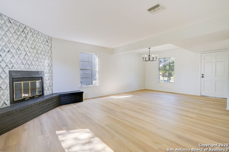 property viewer photo 2