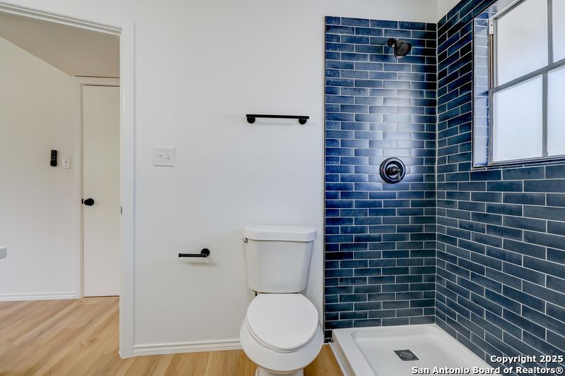 property viewer photo 20