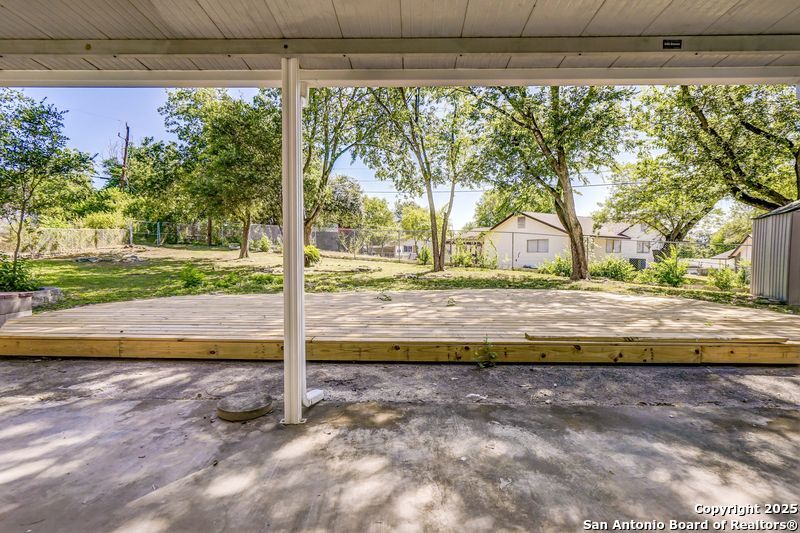 property viewer photo 24