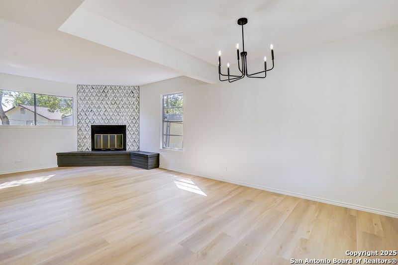 property viewer photo 3