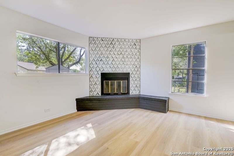 property viewer photo 4