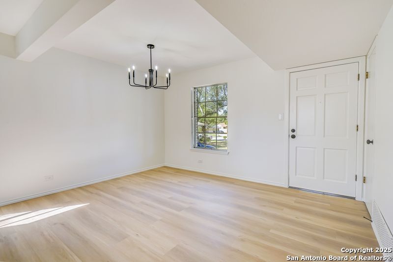 property viewer photo 5