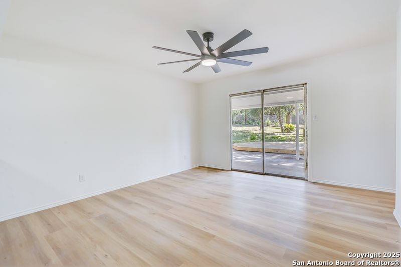 property viewer photo 6