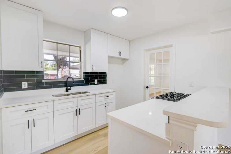 property viewer photo 7