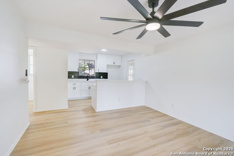 property viewer photo 8