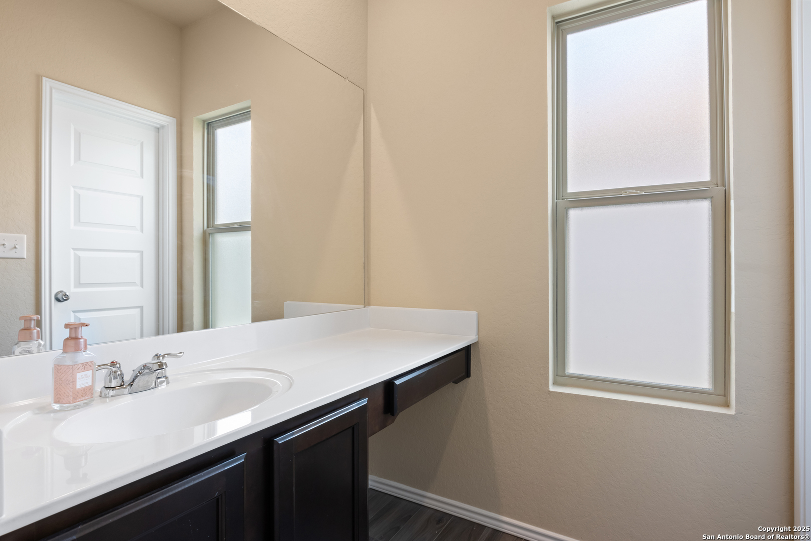 property viewer photo 13