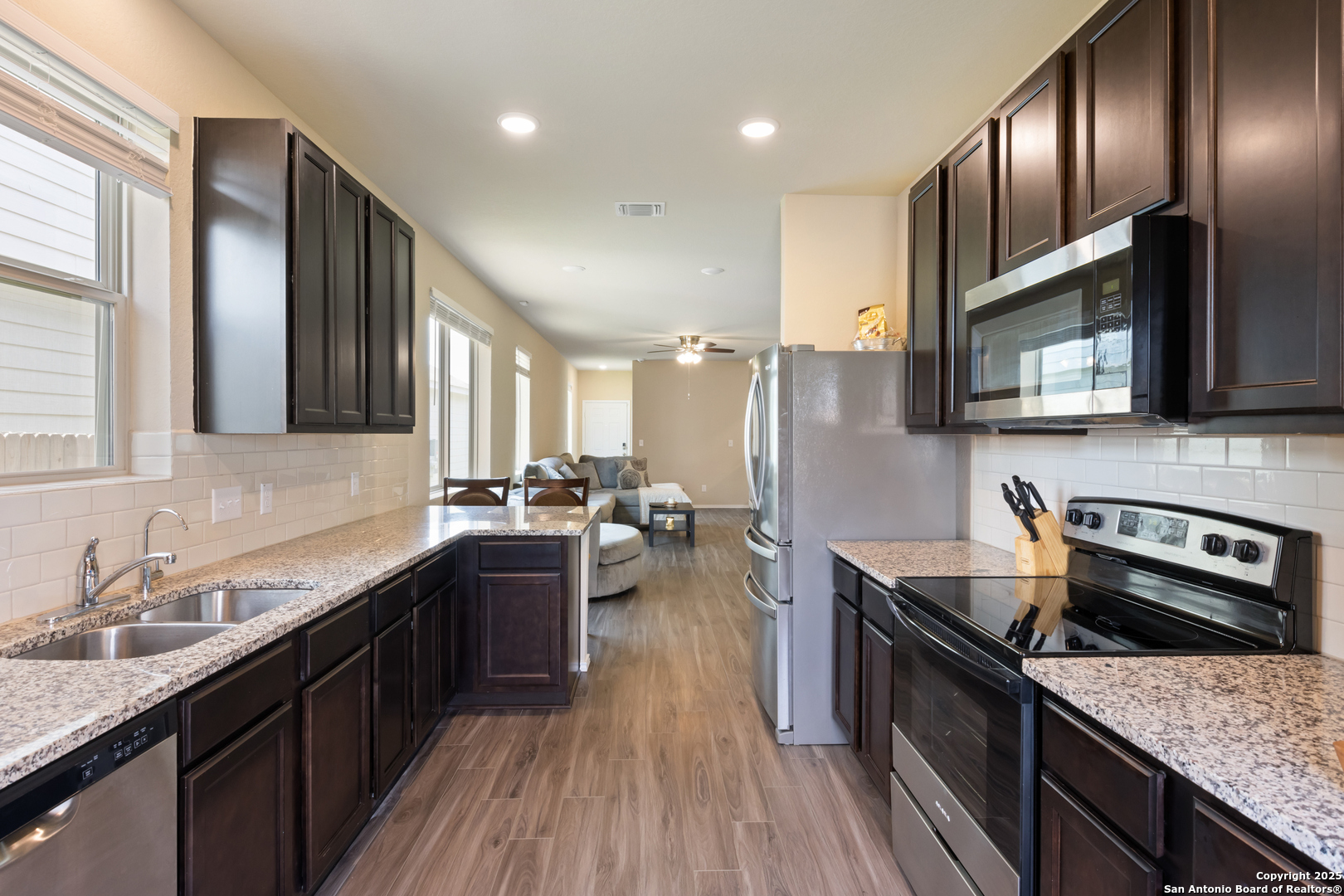 property viewer photo 8